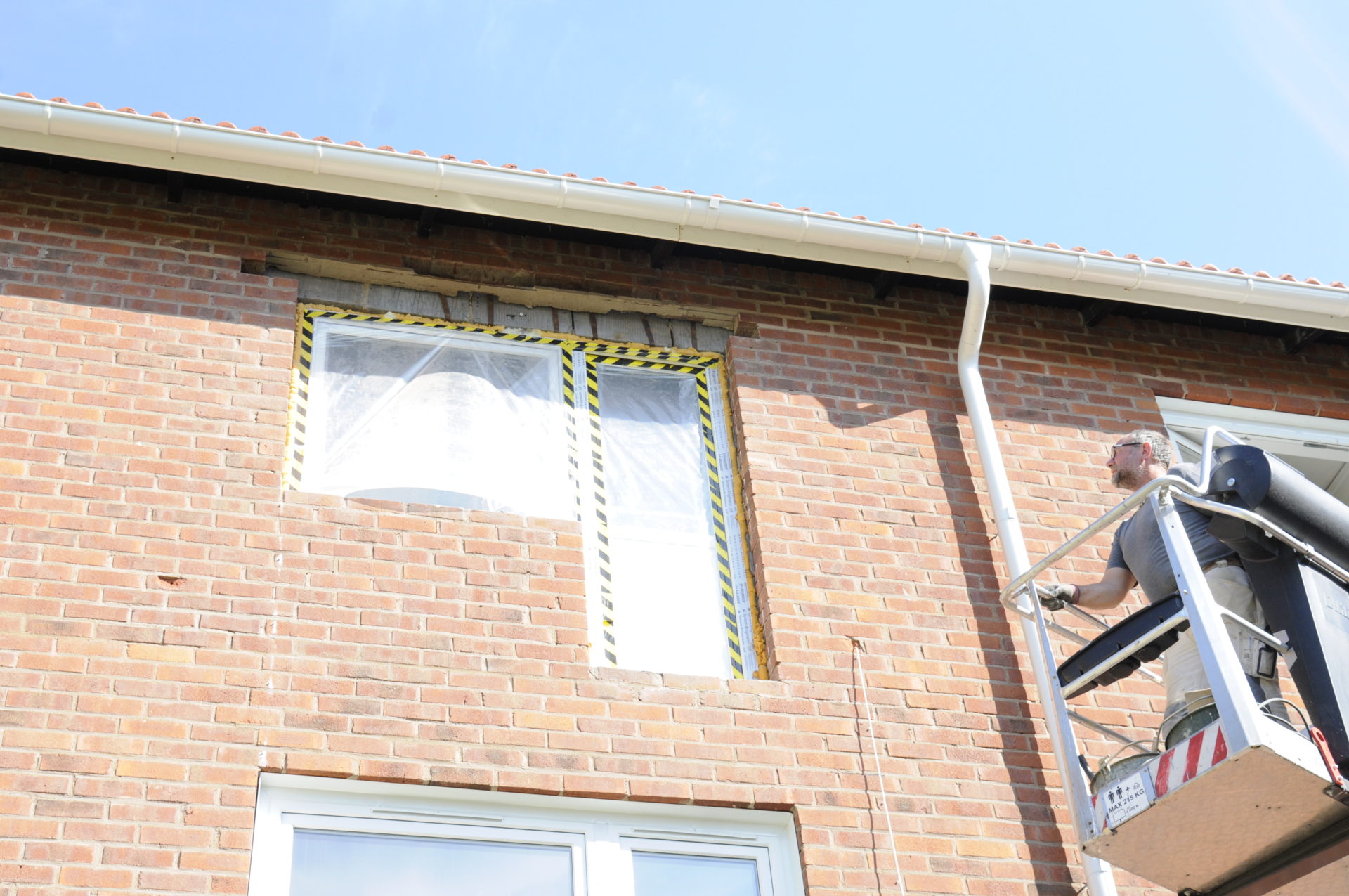 Renoverar lägenhet Avesta. Peter murar.