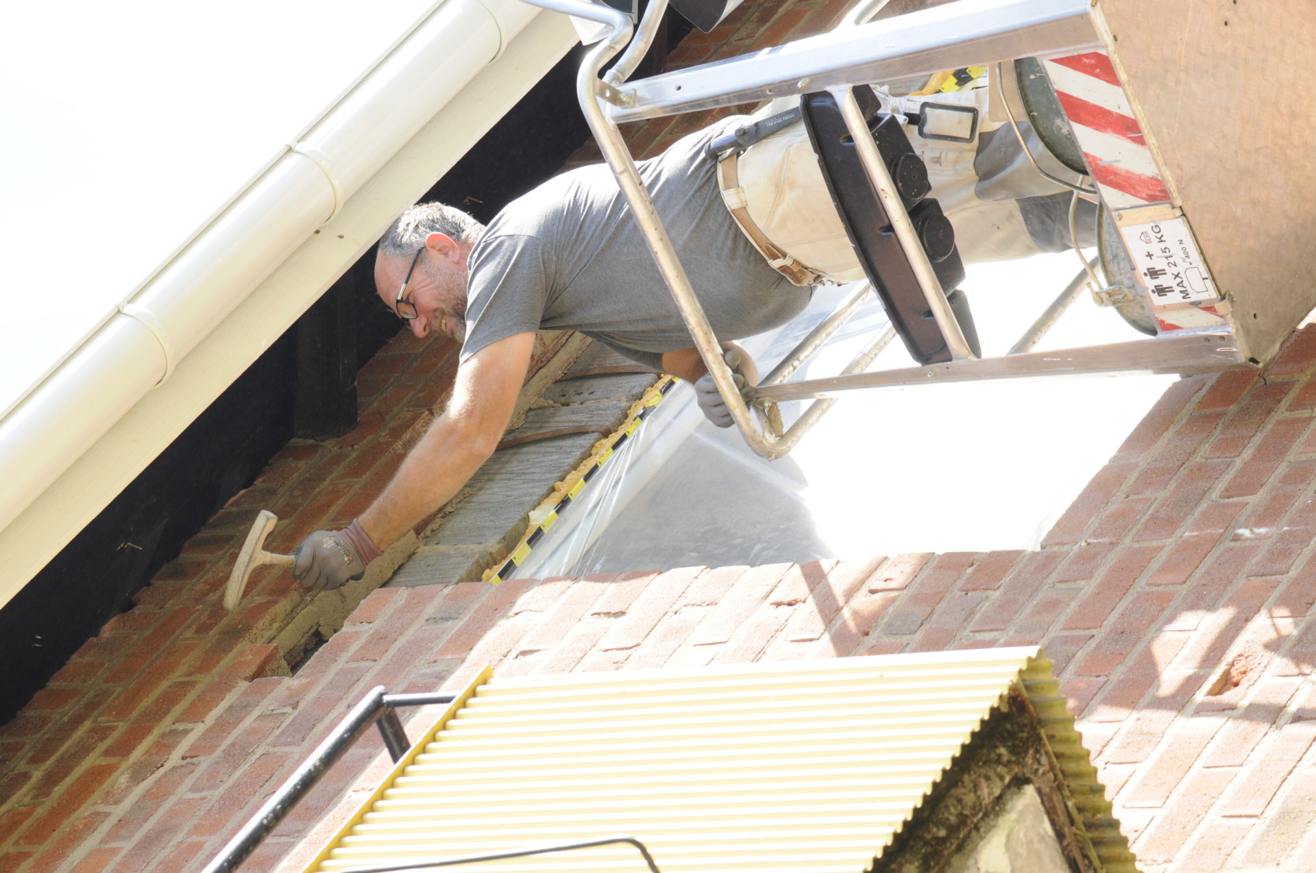 Renoverar lägenhet Avesta. Muraren Peter.