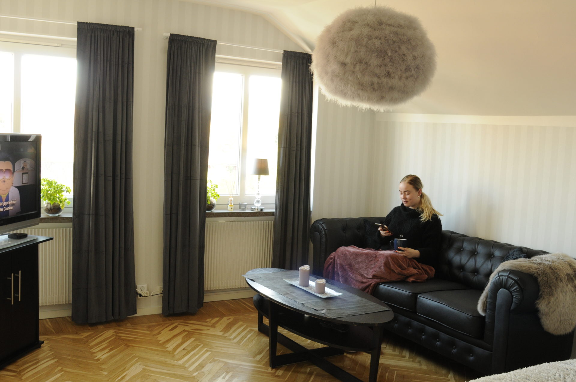 Lägenhet i Karlbo. Madelen soffa.