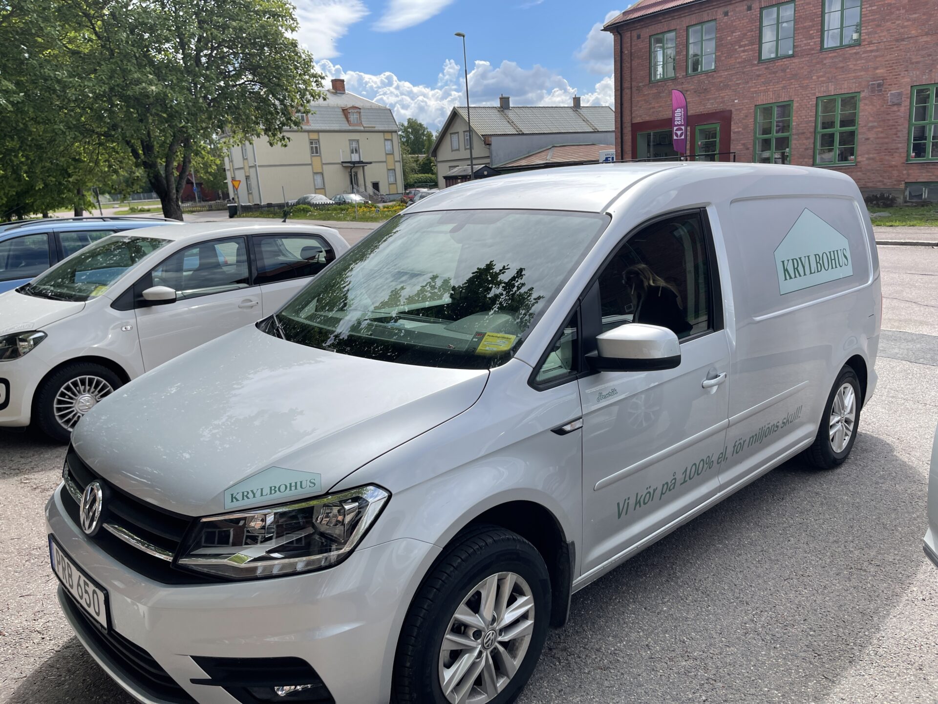Elbil. Krylbohus. Bo bra i Avesta Krylbo Karlbo.